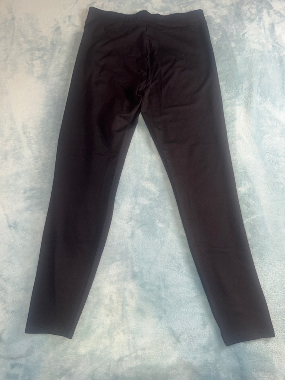 Sleek Black High-Rise Leggings - Picture 2 of 4